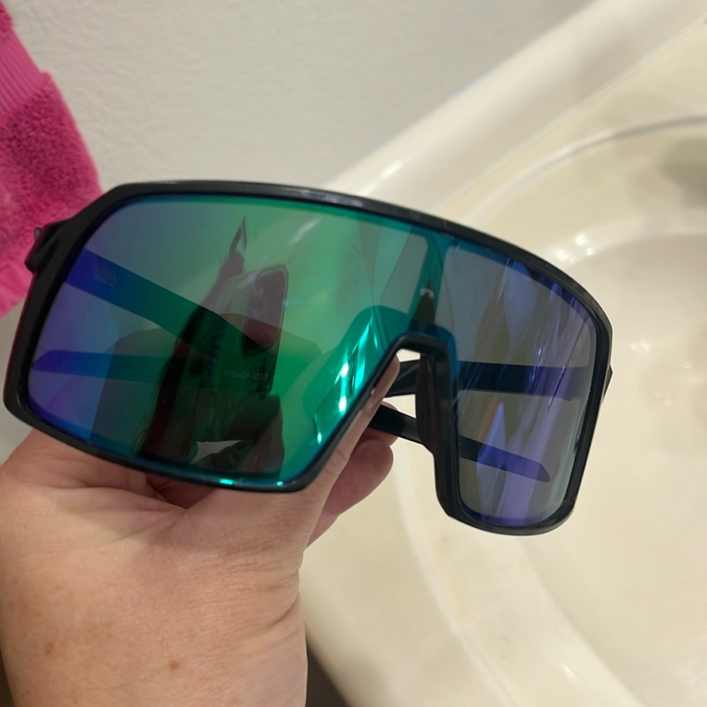 Oakley Sutro